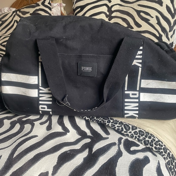 VICTORIA’S SECRET PINK SUITCASE & DUFFLE BAG SET - Picture 2 of 4